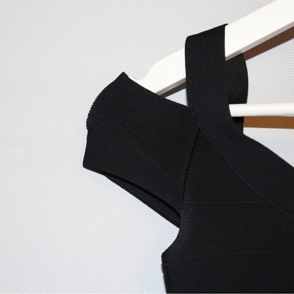 Mid 2000's Black Guess Bando mini dress	
Size Small Fitted/bodycon Spandex - Picture 3 of 3